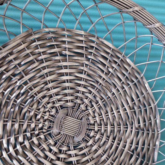 Vintage Aluminum Woven Metal Round Basket, Silver tone, 10 in. diameter - Picture 4 of 7
